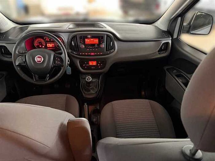 Fiat Doblo 1.4T/Klimaaut. /PDC/SHZ/5 Sitze