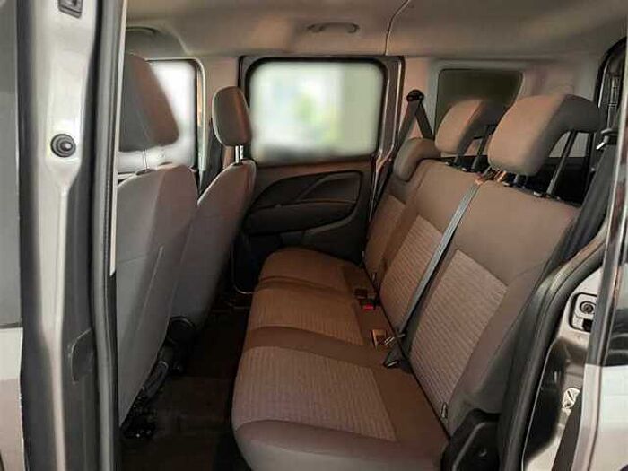 Fiat Doblo 1.4T/Klimaaut. /PDC/SHZ/5 Sitze