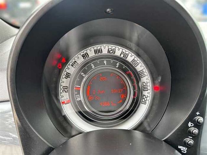 Fiat 500 Lounge 1.0 Hybrid GSE PDC Tempomat Klima Carplay uvm.