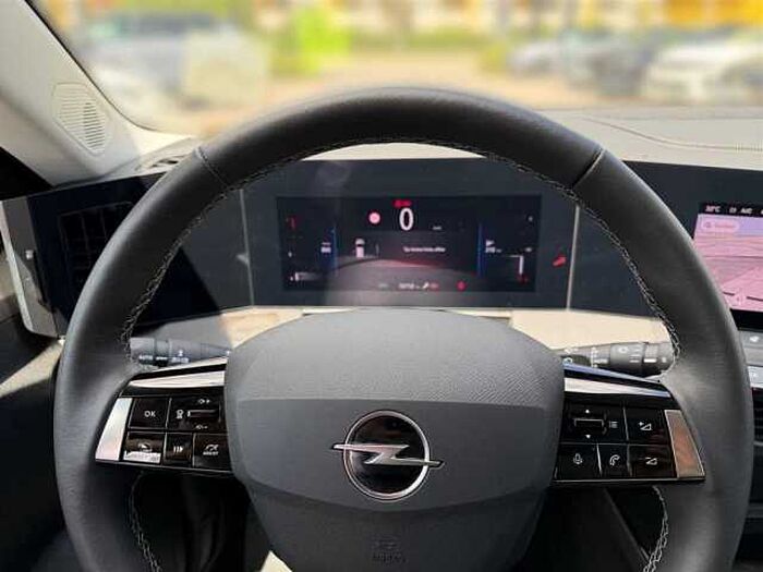 Opel Astra Elegance 1.2 5-Türer Navi*Sitz-u.Lenkradheizung*PDC*Kamera*Keyless*Isofix