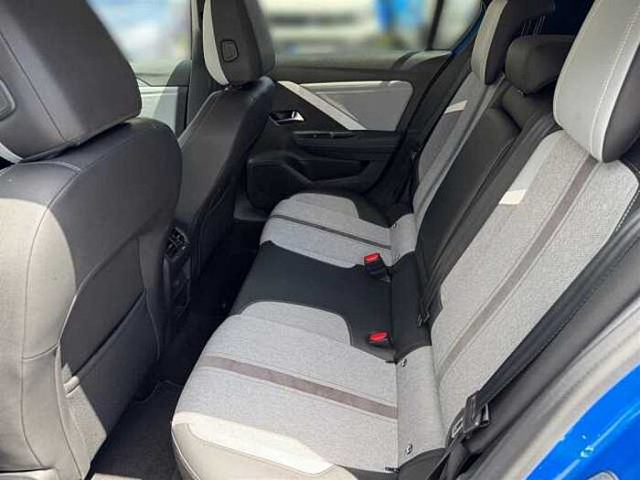 Opel Astra Elegance 1.2 5-Türer Navi*Sitz-u.Lenkradheizung*PDC*Kamera*Keyless*Isofix