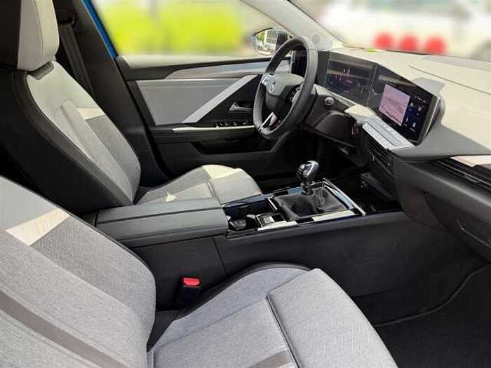 Opel Astra Elegance 1.2 5-Türer Navi*Sitz-u.Lenkradheizung*PDC*Kamera*Keyless*Isofix