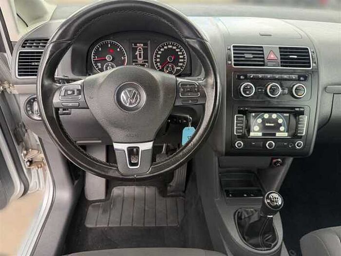 Volkswagen Touran 1.6 TDI *Navi* *PDC* *SHZ* *Klimaanlage* *Tempomat* *Berganfahr-Assistent