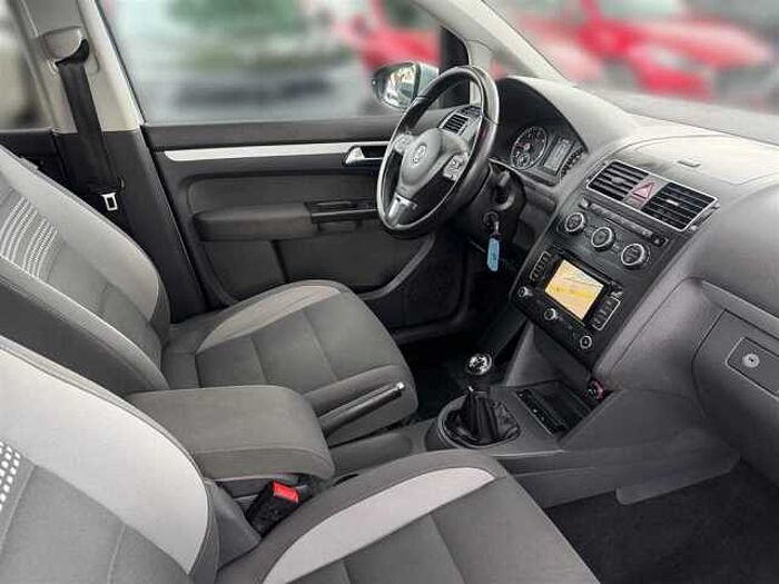 Volkswagen Touran 1.6 TDI *Navi* *PDC* *SHZ* *Klimaanlage* *Tempomat* *Berganfahr-Assistent