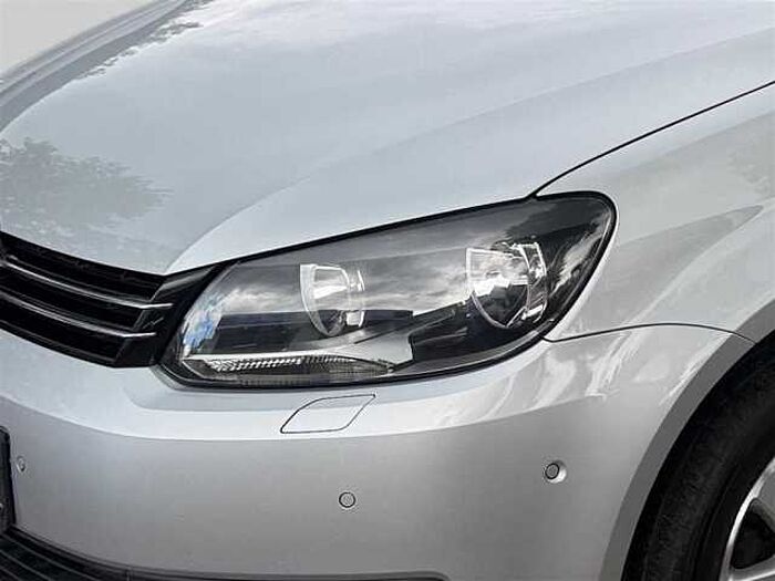 Volkswagen Touran 1.6 TDI *Navi* *PDC* *SHZ* *Klimaanlage* *Tempomat* *Berganfahr-Assistent