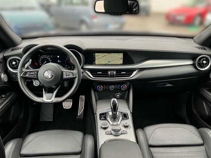 Alfa Romeo Stelvio 2.2D AT Veloce ACC PDC Kamera Navi Sitz+Lenkradheizung