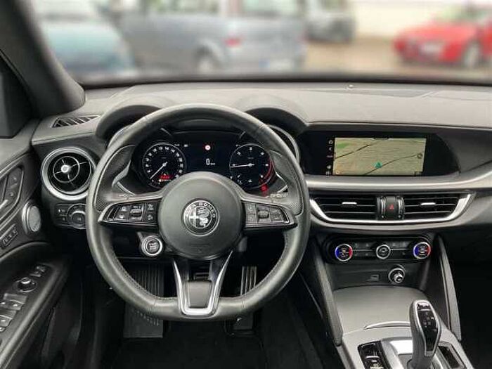 Alfa Romeo Stelvio 2.2D AT Veloce ACC PDC Kamera Navi Sitz+Lenkradheizung