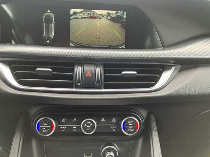 Alfa Romeo Stelvio 2.2D AT Veloce ACC PDC Kamera Navi Sitz+Lenkradheizung