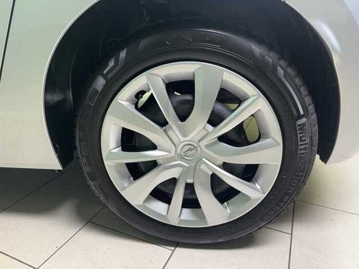 Opel Corsa 1.2 Einparkhilfe hinten Klimaanlage LED