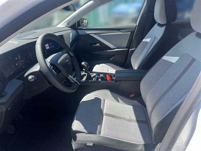 Opel Astra Sports Tourer Elegance 130Ps LED PDC SHZ Carplay uvm.