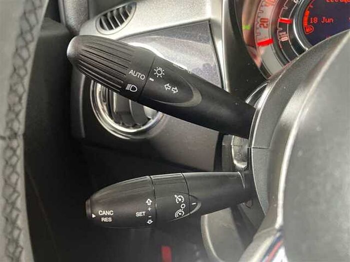 Fiat 500 1.0 Hybrid PDC Klima CarPlay Tempomat Alufelgen