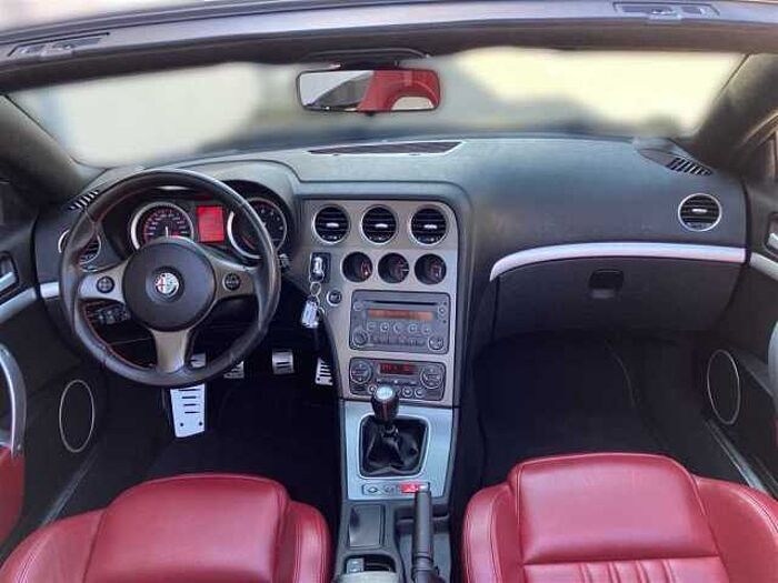 Alfa Romeo Spider 1.8 TBi Xenon PDC Sitzheizung Leder Poltrona Frau