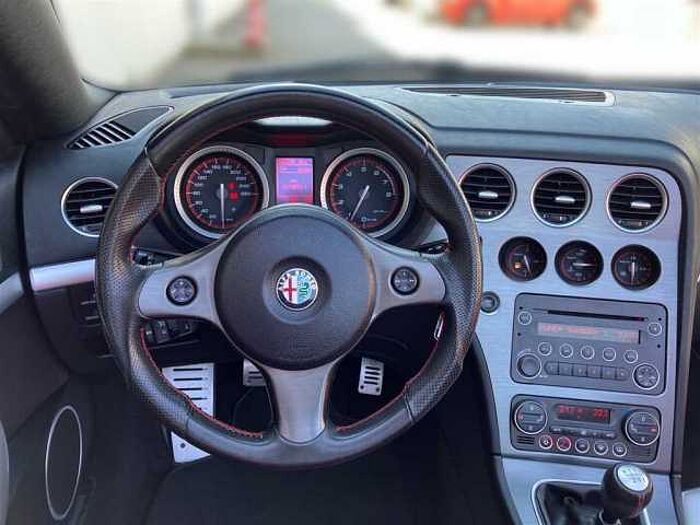 Alfa Romeo Spider 1.8 TBi Xenon PDC Sitzheizung Leder Poltrona Frau