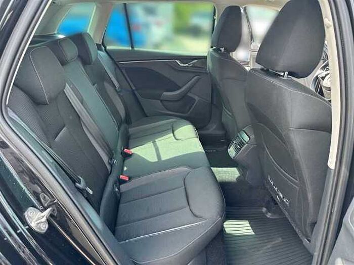 SKODA Kamiq Tour 110Ps Automatik Navi LED PDC SHZ Carplay uvm.