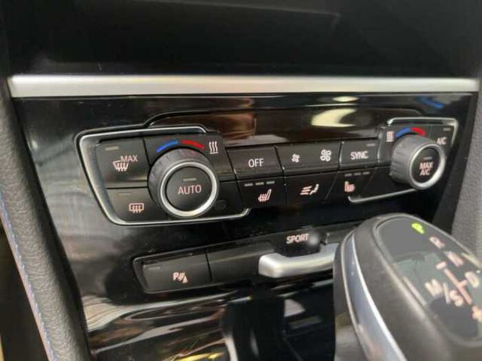 BMW 220 Active Tourer xDrive Automatik SchiebedachSitzheizung LED Navi