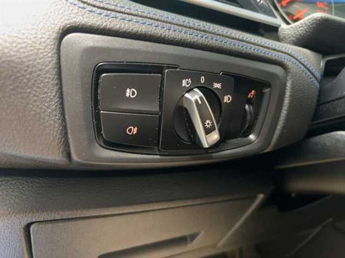 BMW 220 Active Tourer xDrive Automatik SchiebedachSitzheizung LED Navi