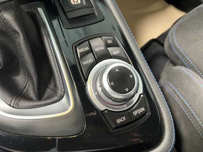 BMW 220 Active Tourer xDrive Automatik SchiebedachSitzheizung LED Navi