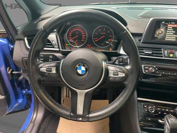 BMW 220 Active Tourer xDrive Automatik SchiebedachSitzheizung LED Navi
