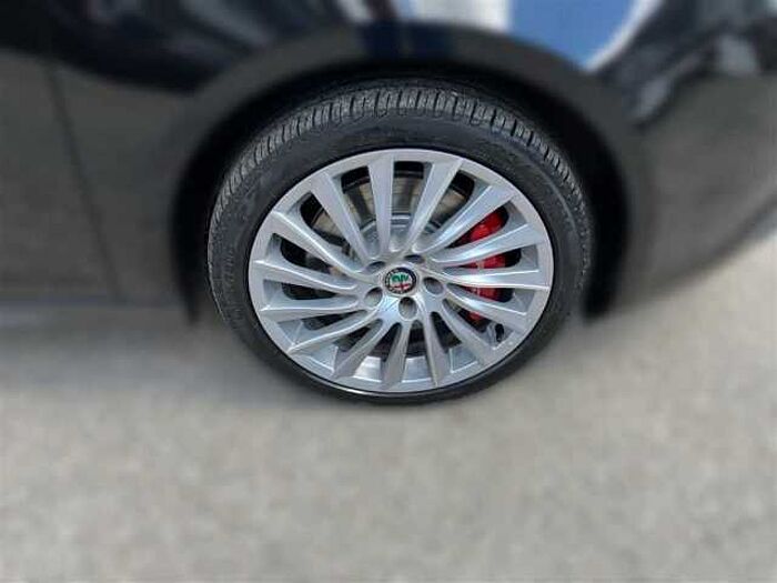Alfa Romeo Giulietta 1.4T Sport Xenon Navi Leder PDC Sitzheizung Carbon-Paket