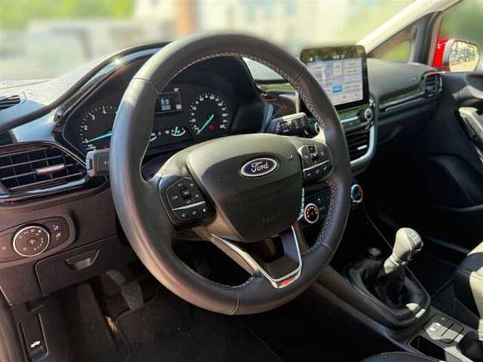Ford Focus Fiesta 1.1 Cool&Connect *wenig KM*