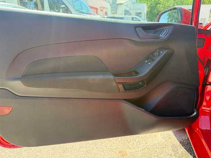 Ford Focus Fiesta 1.1 Cool&Connect *wenig KM*
