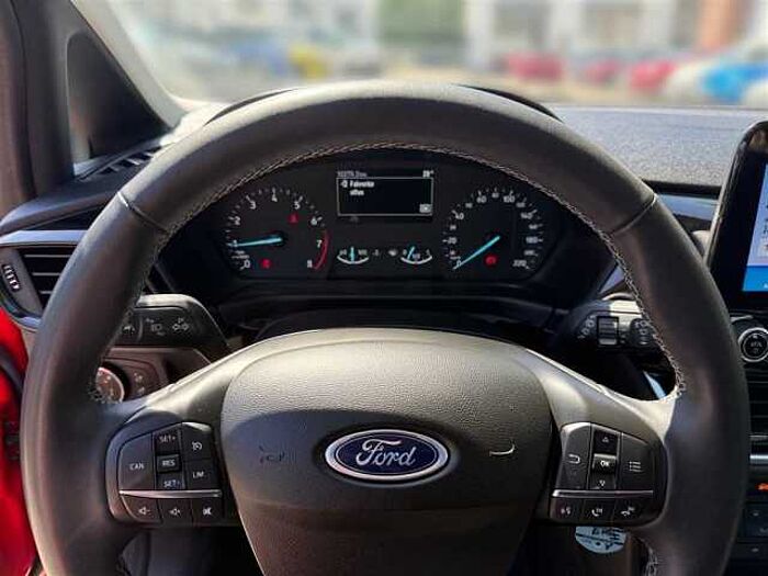 Ford Focus Fiesta 1.1 Cool&Connect *wenig KM*