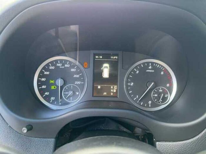 Mercedes-Benz Vito Tourer Crosscamp Base X 116D 4x4 *Navi*Kamera*Sitzheizung*AHK*uvm*