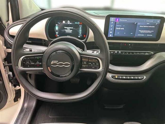Fiat 500e Neuer 500 Klimaautomatik CarPlay Verkehrsschilderkennung