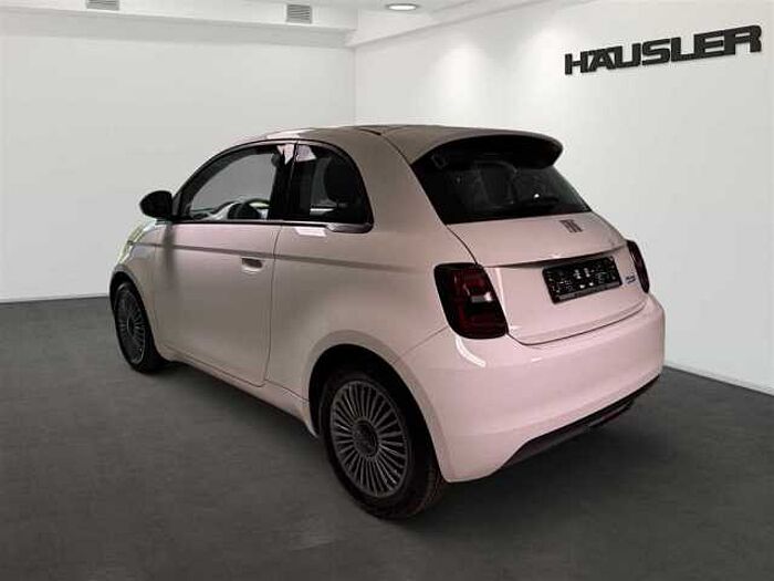 Fiat 500e Neuer 500 Klimaautomatik CarPlay Verkehrsschilderkennung