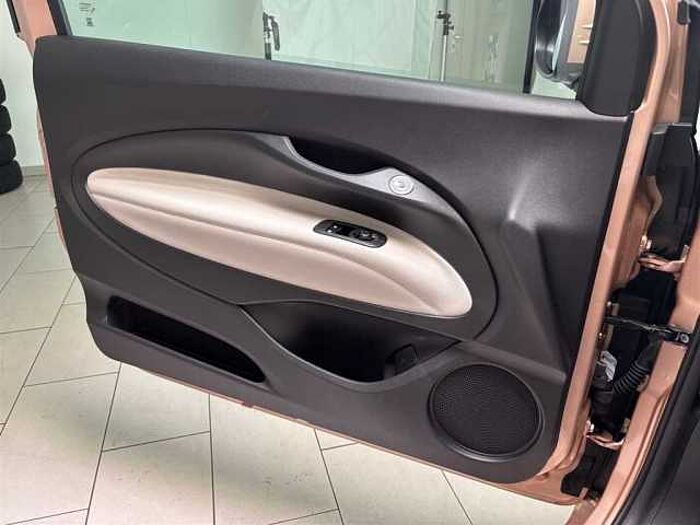 Fiat 500e La Prima 3+1 Leder Panorama LED Sitzheizung Kamera