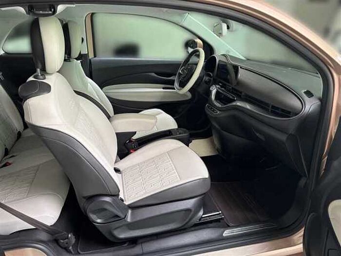 Fiat 500e La Prima 3+1 Leder Panorama LED Sitzheizung Kamera
