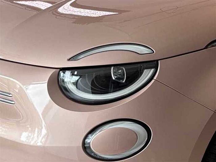 Fiat 500e La Prima 3+1 Leder Panorama LED Sitzheizung Kamera