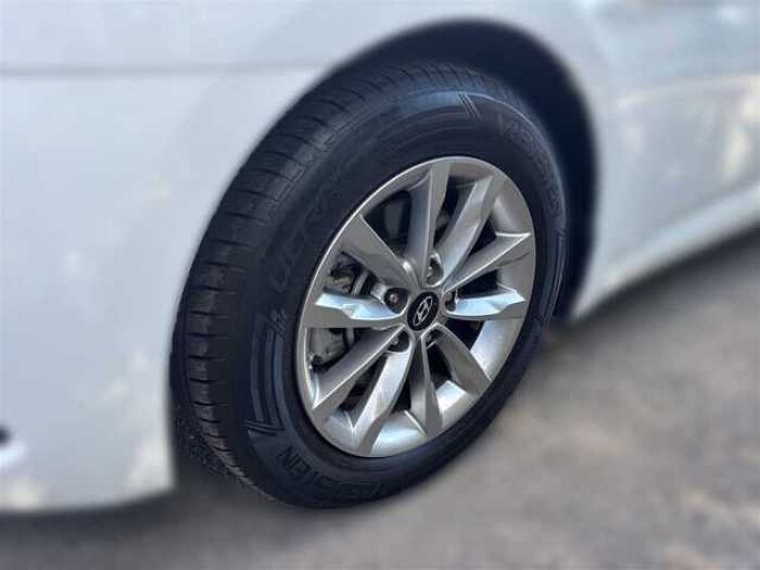 Hyundai i40 2.0 GDI Trend Klima, AHK, Sitzheiz., Lenkradheiz.,