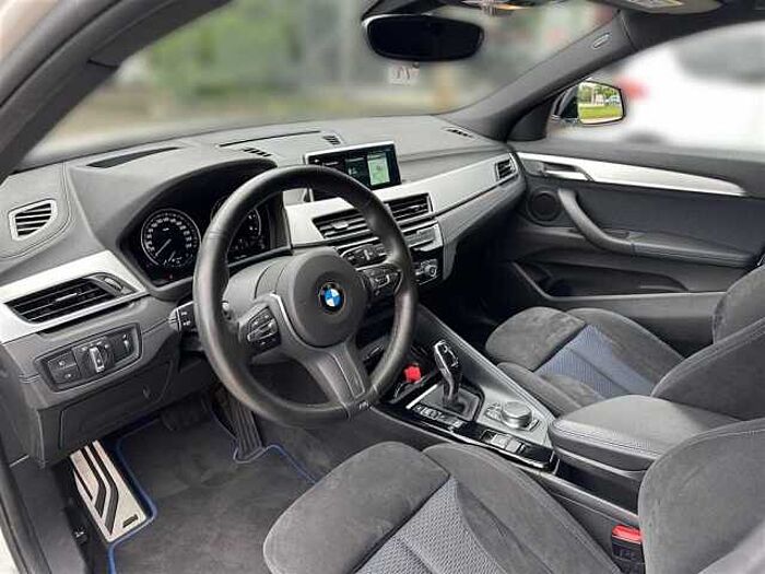 BMW X2 20d M-Paket Kamera HUD ACC AHK LED