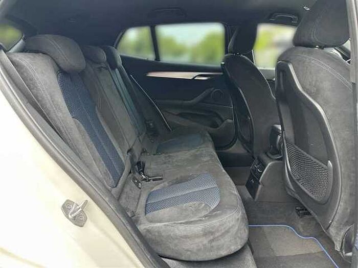 BMW X2 20d M-Paket Kamera HUD ACC AHK LED