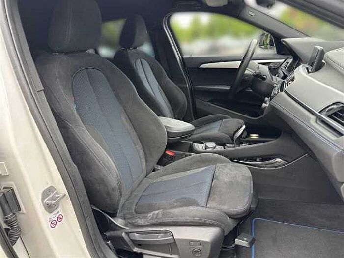 BMW X2 20d M-Paket Kamera HUD ACC AHK LED