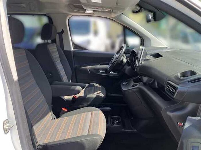 Opel Combo Life 1.2T AT8 Innovation XL Navi Sitzheizung PDC Kamera Head-Up