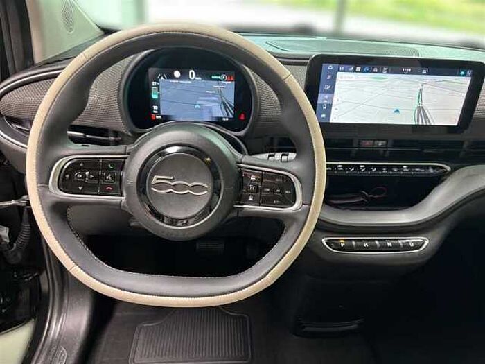 Fiat 500e La Prima PDC Kamera LED Navi Abstandstempomat
