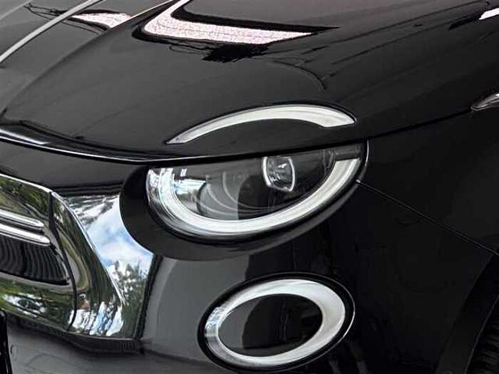 Fiat 500e La Prima PDC Kamera LED Navi Abstandstempomat