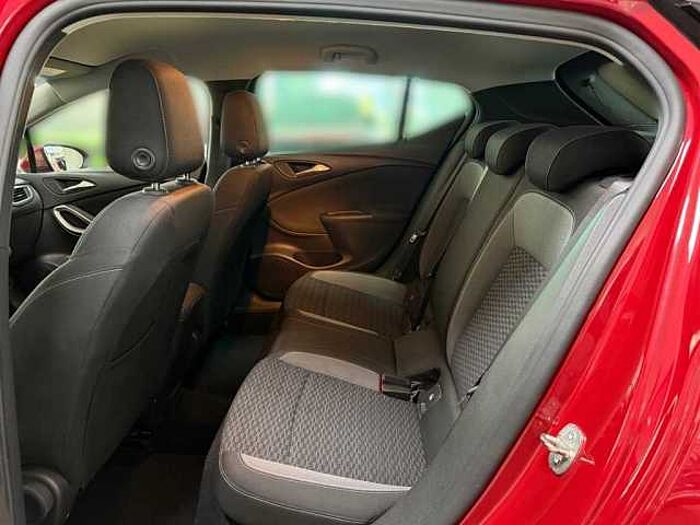 Opel Astra Edition 1.2 Navi Kamera PDC SHZ LHZ 145 PS