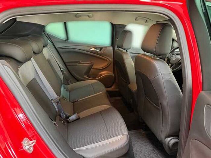 Opel Astra Elegance 1.2 Kamera PDC SHZ LHZ AHK