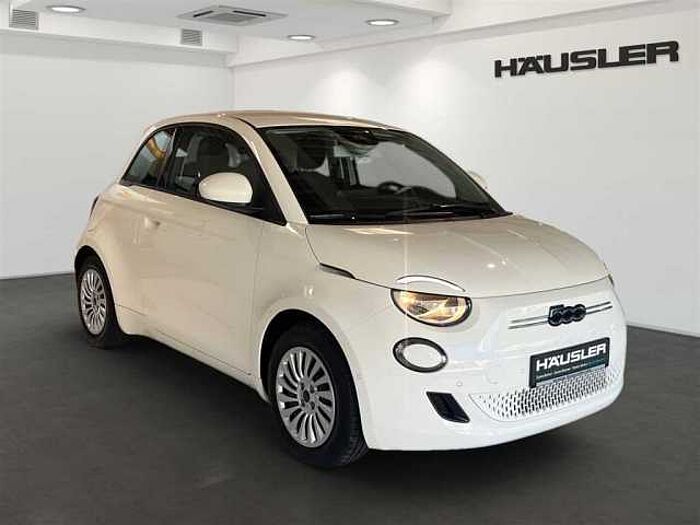Fiat 500 mit Rückfahrkamera, Sitzheizung, Navi