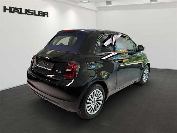 Fiat 500e Klimaanlage Tempomat Verkehrsschilderkennung