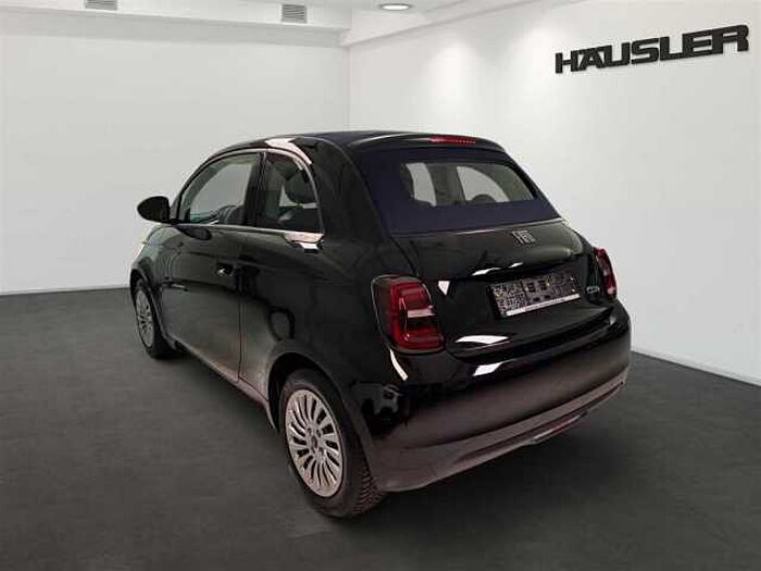 Fiat 500e Klimaanlage Tempomat Verkehrsschilderkennung