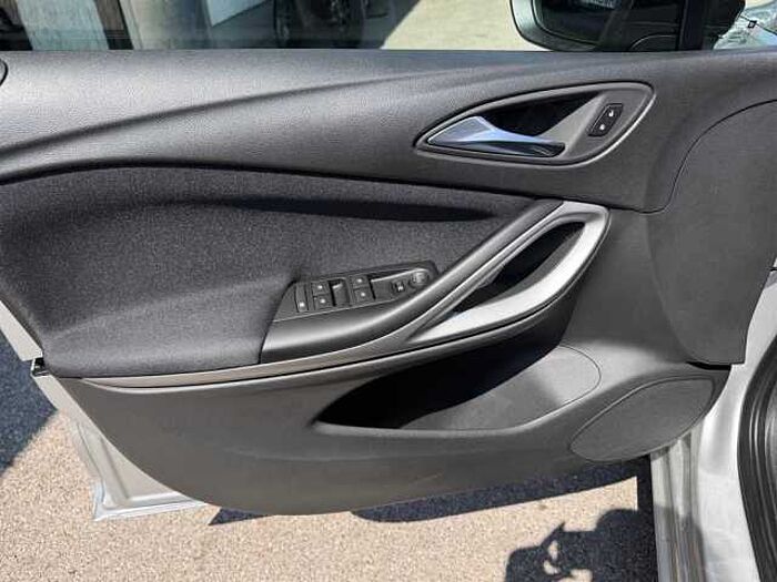 Opel Astra 1.2T Edition LED PDC Sitz+Lenkradheizung Klimaautomatik