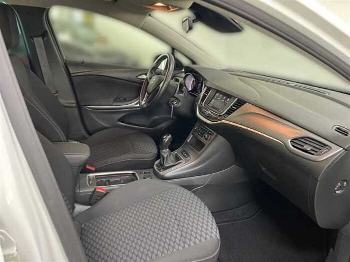 Opel Astra ST 1.2T Kamera PDC SHZ 145 PS