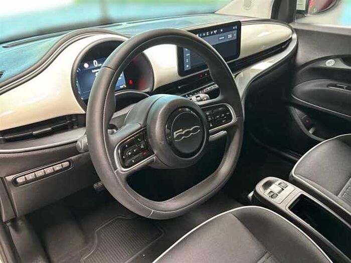 Fiat 500e PDC Rückfahkamera Sitzheizung KeyLess Navi