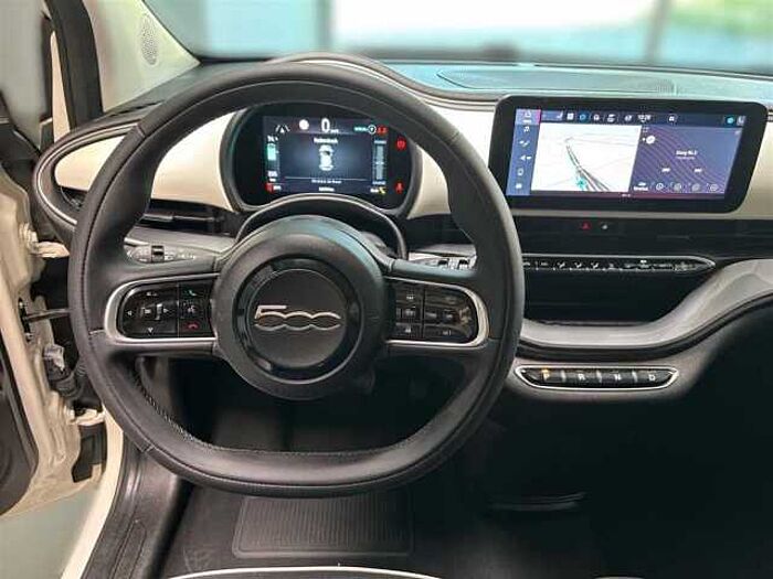 Fiat 500e PDC Rückfahkamera Sitzheizung KeyLess Navi