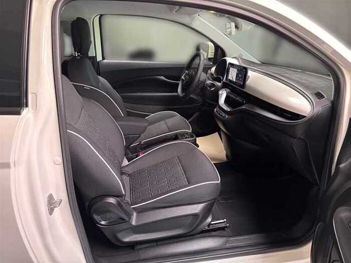 Fiat 500e PDC Rückfahkamera Sitzheizung KeyLess Navi