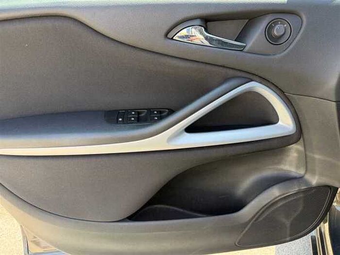 Opel Zafira Tourer 1.4 drive PDC Sitzh-u.Lenkradheizung Bluetooth Klimaautomatik Iso